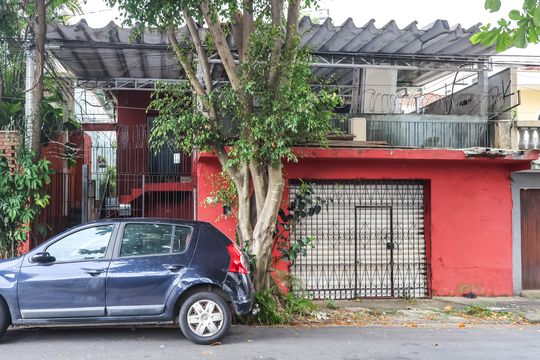 Fachada de casa para alugar com 1 quarto, 28m² em Vila São José, São Paulo