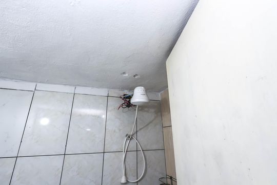 Banheiro de casa para alugar com 1 quarto, 28m² em Vila São José, São Paulo
