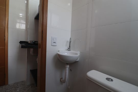 Banheiro de apartamento para alugar com 1 quarto, 10m² em Vila Sao Pedro, Santo André