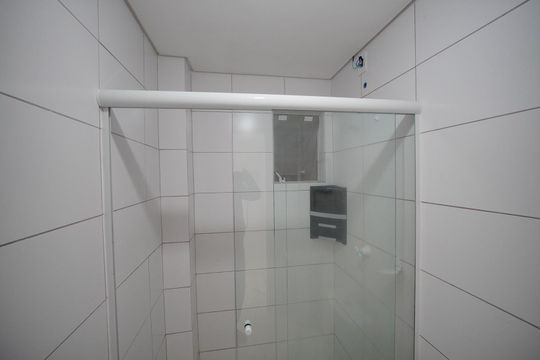 Banheiro de apartamento para alugar com 2 quartos, 68m² em Ingleses do Rio Vermelho, Florianópolis
