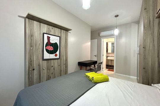 Suíte  de apartamento para alugar com 2 quartos, 80m² em Lagoa Pequena, Florianópolis