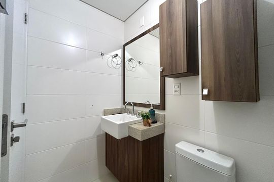Banheiro social  de apartamento para alugar com 2 quartos, 80m² em Lagoa Pequena, Florianópolis