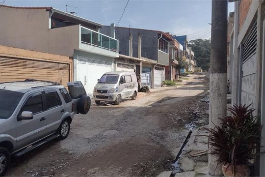 Casa à venda com 1 quarto, 170m² em Jardim Castro Alves, São Paulo