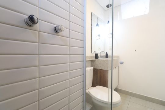 Banheiro de apartamento para alugar com 1 quarto, 41m² em Pompeia, São Paulo