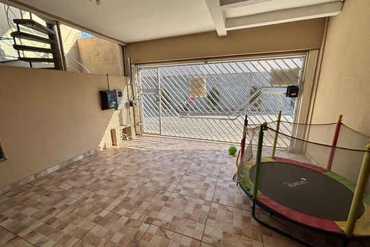 Garagem de casa à venda com 2 quartos, 100m² em Jardim Arize, São Paulo