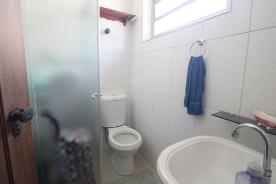 Banheiro da suíte 2 de casa à venda com 3 quartos, 206m² em Interlagos, São Paulo