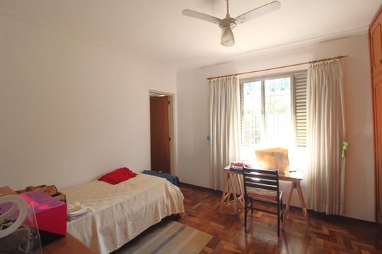 Suíte 1 de casa à venda com 3 quartos, 206m² em Interlagos, São Paulo