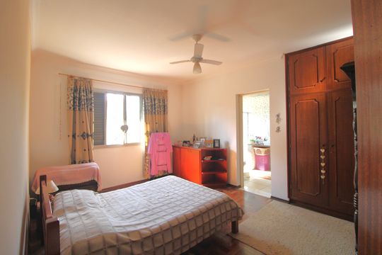 Suíte 3 de casa à venda com 3 quartos, 206m² em Interlagos, São Paulo