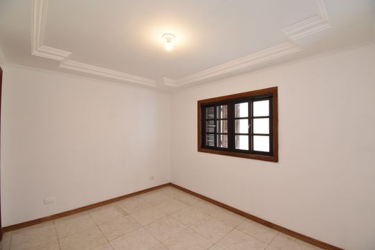 Quarto 4 de casa à venda com 6 quartos, 280m² em Santo Inácio, Curitiba