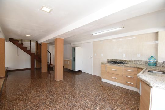 Cozinha e Sala de Jantar de casa à venda com 6 quartos, 280m² em Santo Inácio, Curitiba