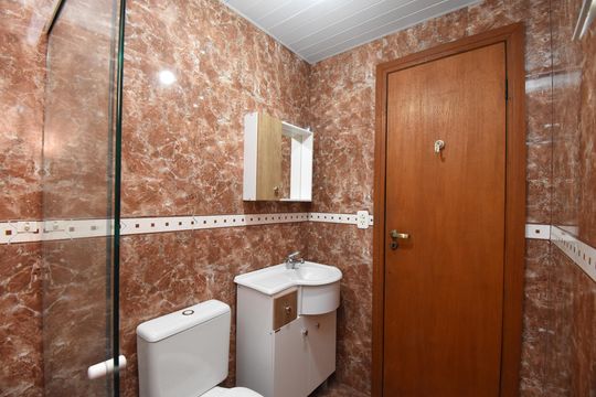 Banheiro 2 de casa à venda com 6 quartos, 280m² em Santo Inácio, Curitiba