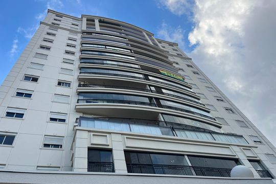 Fachada do Prédio de apartamento para alugar com 4 quartos, 132m² em Vila Ipojuca, São Paulo
