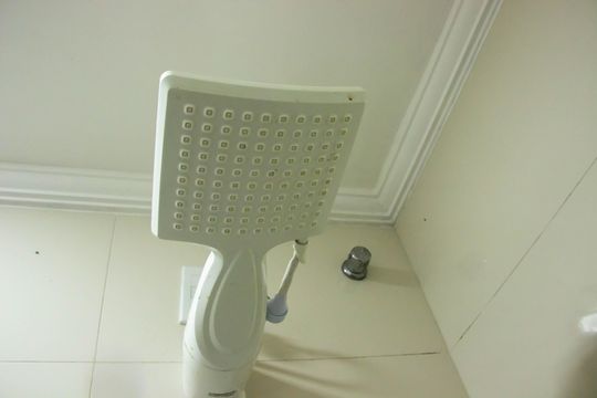 Banheiro de casa de condomínio para alugar com 1 quarto, 70m² em Jardim Excelcior, Cabo Frio