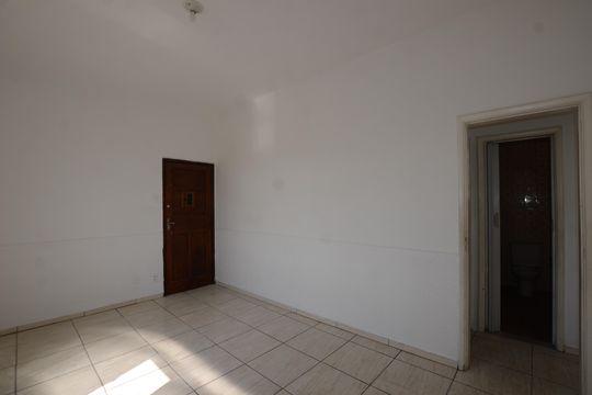 Sala de apartamento para alugar com 2 quartos, 100m² em Rocha Miranda, Rio de Janeiro