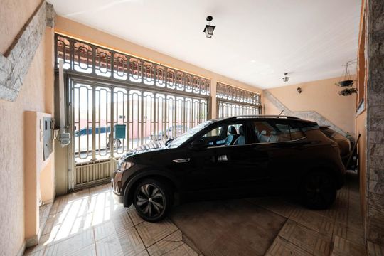 Garagem de casa à venda com 8 quartos, 280m² em Vila Granada, São Paulo