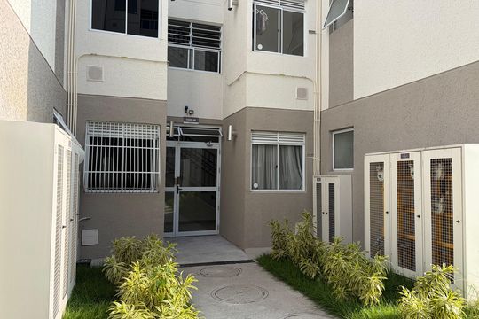 Entrada  de apartamento para alugar com 2 quartos, 61m² em Taquara, Rio de Janeiro