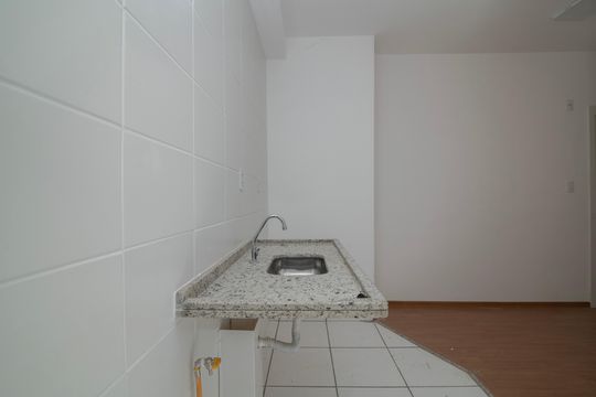 Cozinha de apartamento para alugar com 2 quartos, 50m² em Nucleo Santa Isabel, Hortolândia