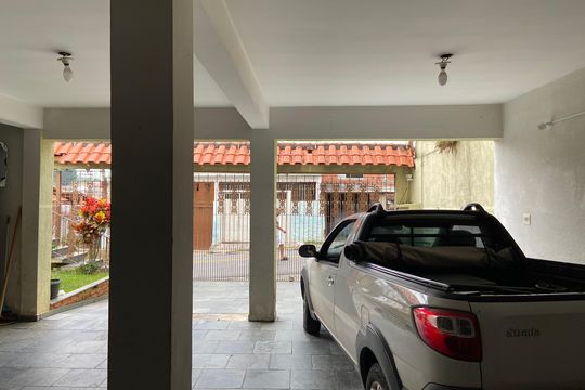 Garagem de casa à venda com 3 quartos, 278m² em Jaguaribe, Osasco