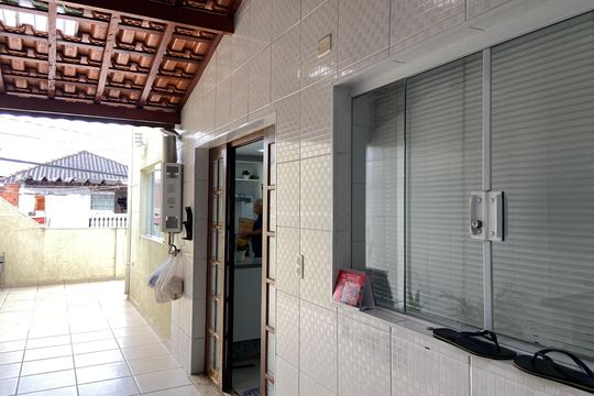 Área externa de casa à venda com 3 quartos, 278m² em Jaguaribe, Osasco