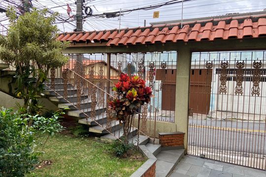 Garagem de casa à venda com 3 quartos, 278m² em Jaguaribe, Osasco