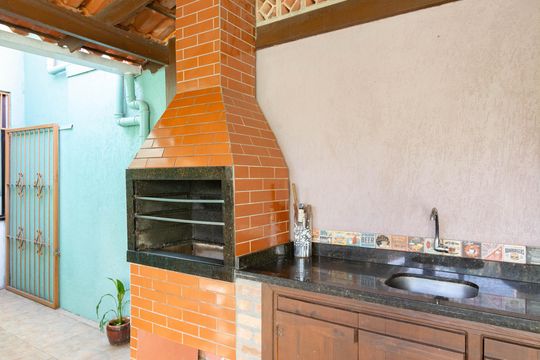 Casa à venda com 3 quartos, 90m² em São José, Canoas
