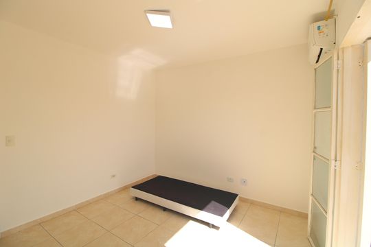 Quarto 2 de casa à venda com 2 quartos, 128m² em Vila dos Andradas, São Paulo