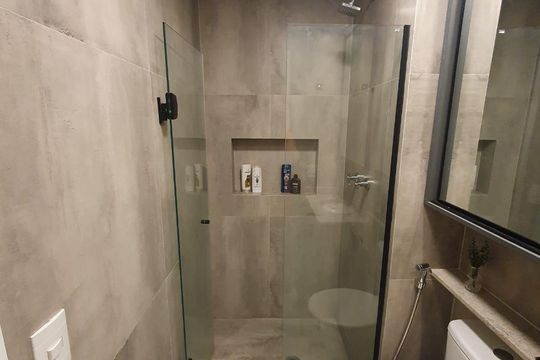 Banheiro de apartamento à venda com 1 quarto, 29m² em Jardim Prudência, São Paulo