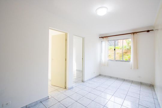Sala de apartamento à venda com 2 quartos, 59m² em Jardim Santo André, Santo André