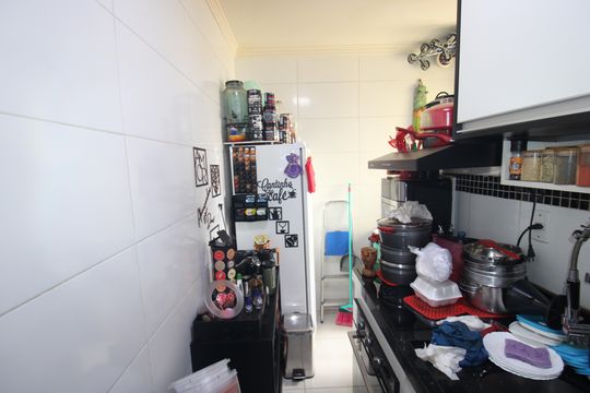 Cozinha de apartamento para alugar com 2 quartos, 44m² em Limão, São Paulo