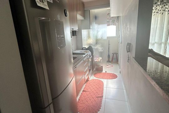 Cozinha de apartamento à venda com 2 quartos, 55m² em Taboão, Diadema