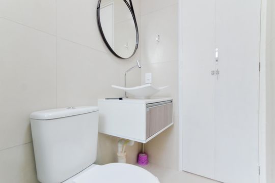 Banheiro  de apartamento para alugar com 2 quartos, 44m² em Vila Nova Bonsucesso, Guarulhos