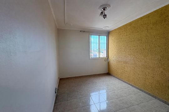 Apartamento à venda com 3 quartos, 77m² em Jardim Santa Josefina, São Paulo