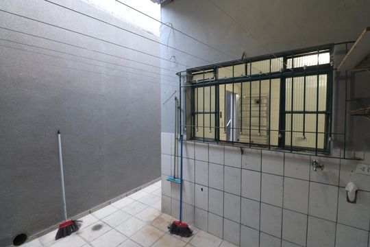 Área de Serviço de casa para alugar com 1 quarto, 45m² em Vila Irmaos Arnoni, São Paulo