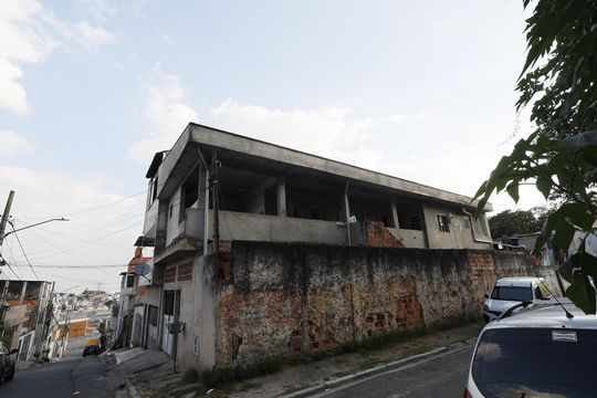 Fachada  de casa à venda com 5 quartos, 125m² em Conjunto Habitacional Jova Rural, São Paulo