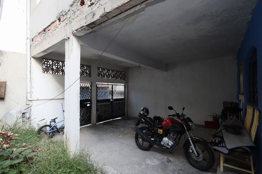 Garagem de casa à venda com 5 quartos, 125m² em Conjunto Habitacional Jova Rural, São Paulo