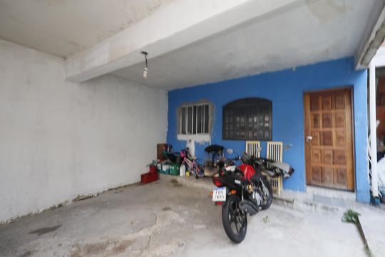 Garagem de casa à venda com 5 quartos, 125m² em Conjunto Habitacional Jova Rural, São Paulo