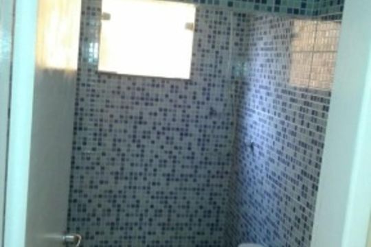 Banheiro de casa de condomínio para alugar com 3 quartos, 120m² em Stella Maris, Salvador