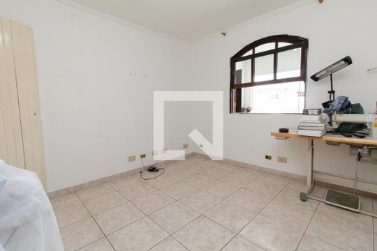 Quarto de casa à venda com 4 quartos, 178m² em Vila Araguaia, São Paulo