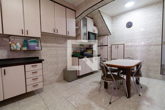 Cozinha de casa à venda com 4 quartos, 178m² em Vila Araguaia, São Paulo