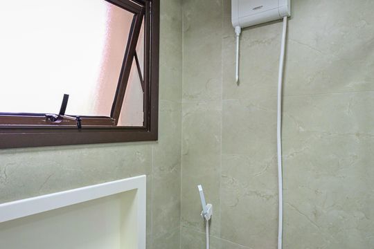 Banheiro de apartamento à venda com 3 quartos, 111m² em Chácara Agrindus, Taboão da Serra