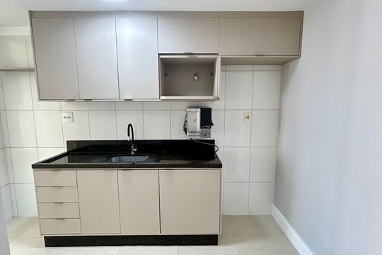 Cozinha de apartamento para alugar com 3 quartos, 83m² em Jardim Zaira, Guarulhos