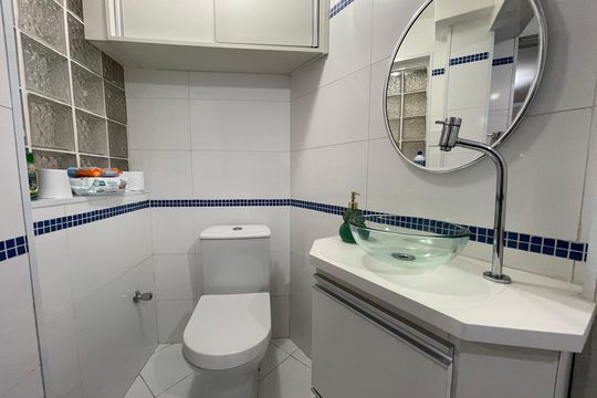 Banheiro de casa de condomínio à venda com 2 quartos, 89m² em Vila Pirajussara, São Paulo
