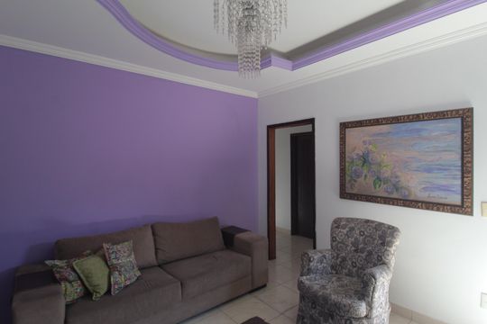 Sala de Estar de casa à venda com 6 quartos, 200m² em Jaqueline, Belo Horizonte