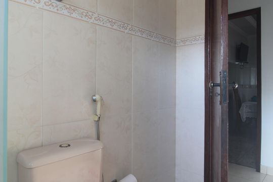 Banheiro Social 2 de casa à venda com 6 quartos, 200m² em Jaqueline, Belo Horizonte