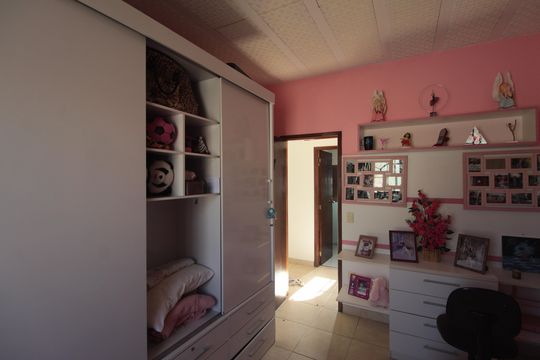 Quarto 3 de casa à venda com 6 quartos, 200m² em Jaqueline, Belo Horizonte