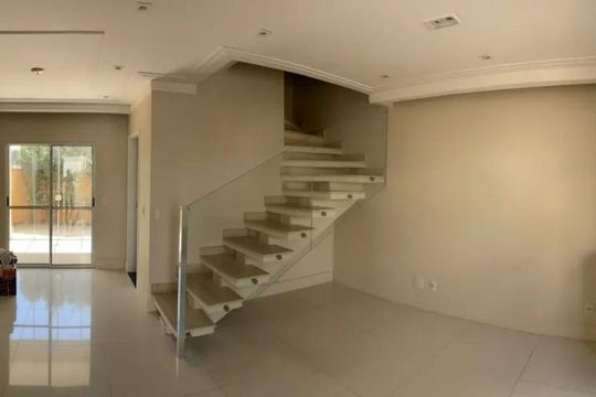 Sala de casa de condomínio para alugar com 3 quartos, 110m² em Jardim Ipes, Cotia