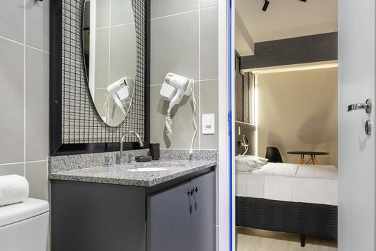 Banheiro de apartamento para alugar com 1 quarto, 22m² em Barra Funda, São Paulo