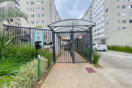Fachada de apartamento para alugar com 2 quartos, 43m² em Jardim do Lago, Osasco