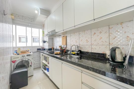 Cozinha e Área de Serviço de apartamento para alugar com 2 quartos, 43m² em Jardim do Lago, Osasco