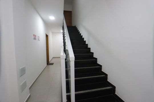Escadas de apartamento à venda com 2 quartos, 39m² em Chácara Belenzinho, São Paulo